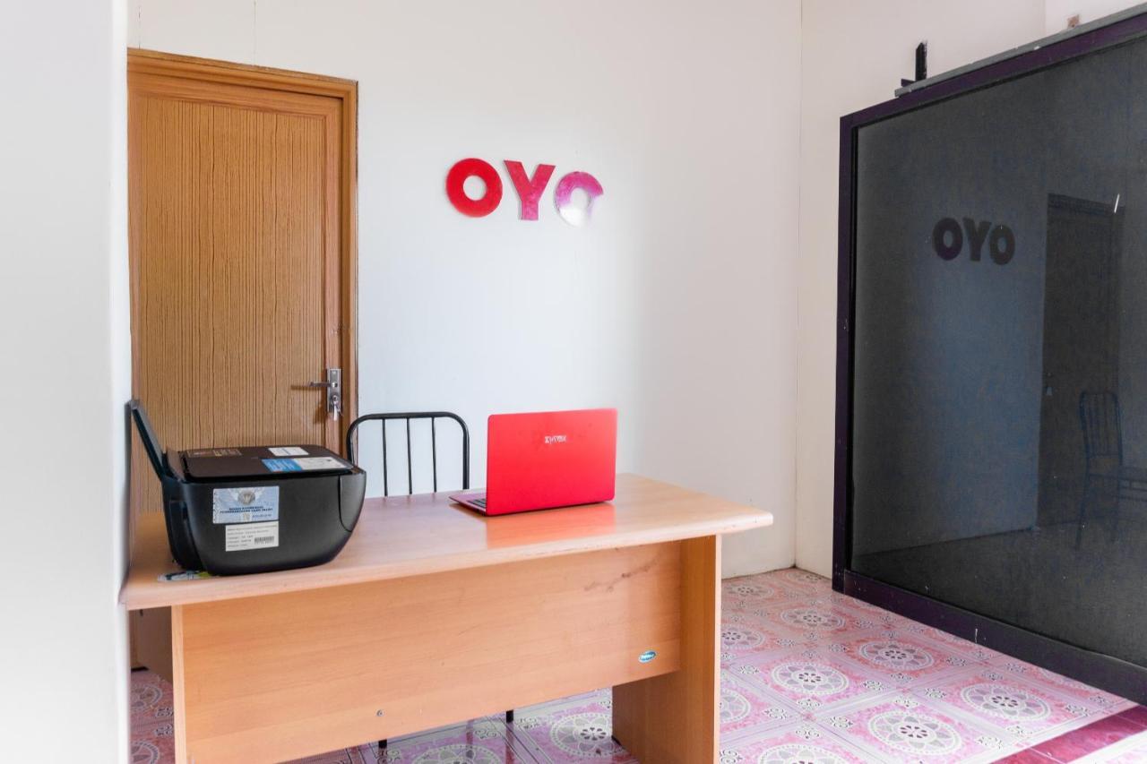 Oyo 3095 セマラプラ ホームステイ マカッサル エクステリア 写真