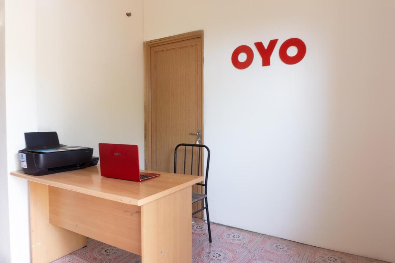 Oyo 3095 セマラプラ ホームステイ マカッサル エクステリア 写真